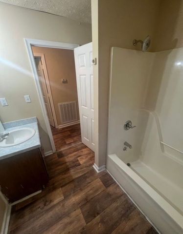 654 Artic Ave, Oak Grove, KY 42262