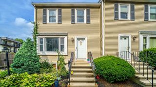 805 Irving Rd 805, Randolph, MA 02368
