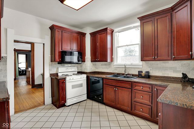 1112 S 10th Street, Noblesville, IN 46060