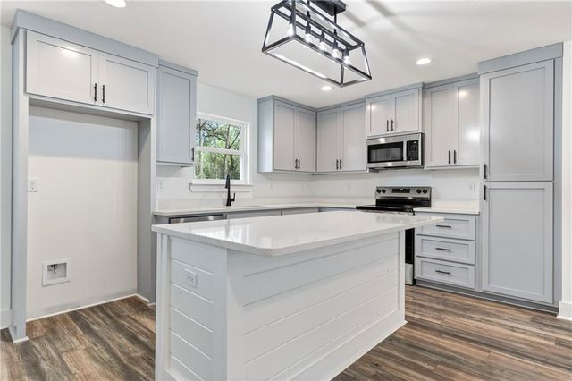 5545 Versye Avenue, Theodore, AL 36695