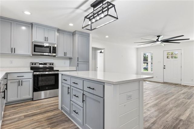 5545 Versye Avenue, Theodore, AL 36695