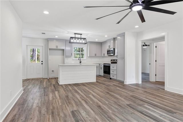 5545 Versye Avenue, Theodore, AL 36695