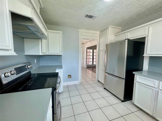 6207 Denmark Drive, Pasadena, TX 77505