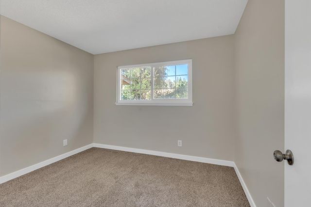 18956 Siesta Dr, Penn Valley, CA 95946