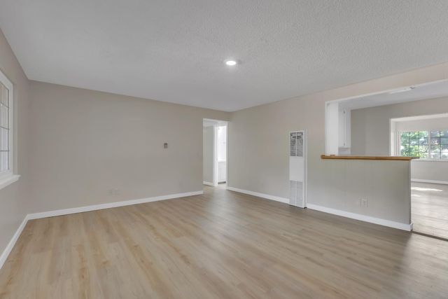 18956 Siesta Dr, Penn Valley, CA 95946