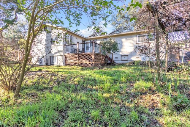 18956 Siesta Dr, Penn Valley, CA 95946