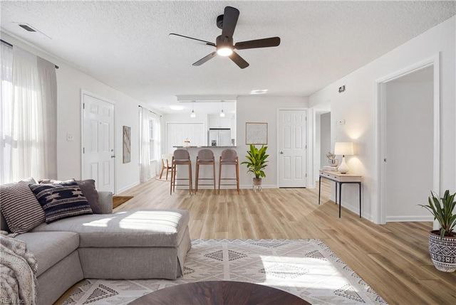 906 Donald WAY, Virginia Beach, VA 23451