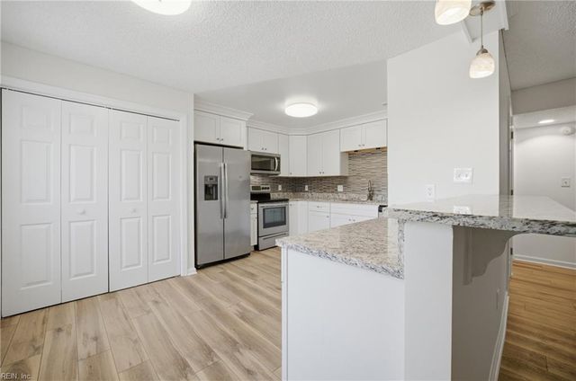 906 Donald WAY, Virginia Beach, VA 23451