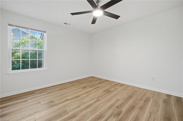 906 Donald WAY, Virginia Beach, VA 23451