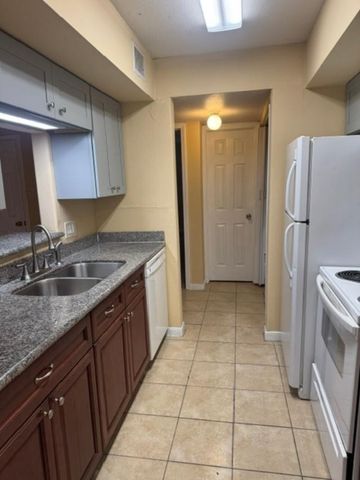 16111 Aspenglenn Drive 611, Houston, TX 77084