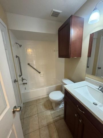 16111 Aspenglenn Drive 611, Houston, TX 77084