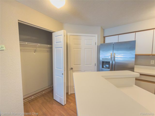 1341 Millbrook Trail, Pittsfield Charter Township, MI 48108