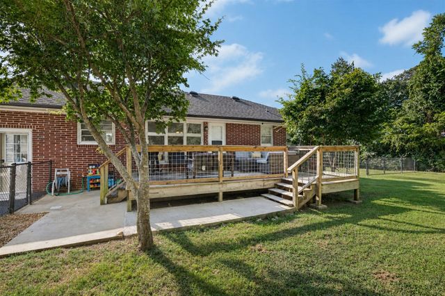 1007 2nd Ave, Fayetteville, TN 37334