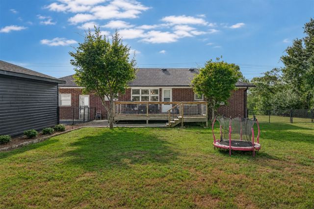 1007 2nd Ave, Fayetteville, TN 37334