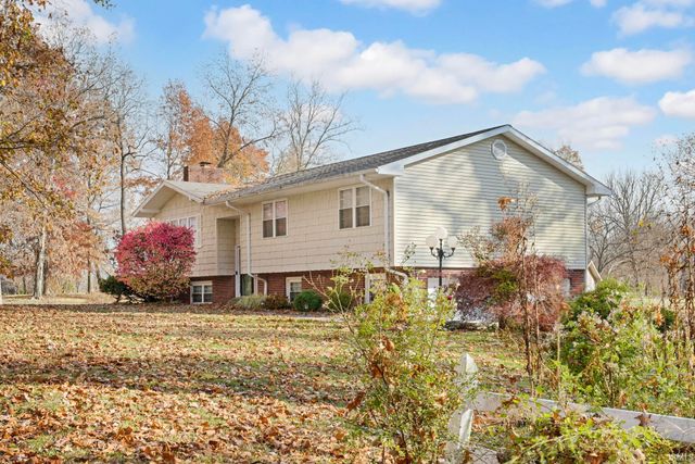 46 Woodlawn Drive, Mitchell, IN 47446