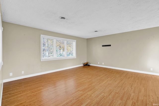 46 Woodlawn Drive, Mitchell, IN 47446