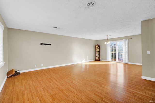 46 Woodlawn Drive, Mitchell, IN 47446