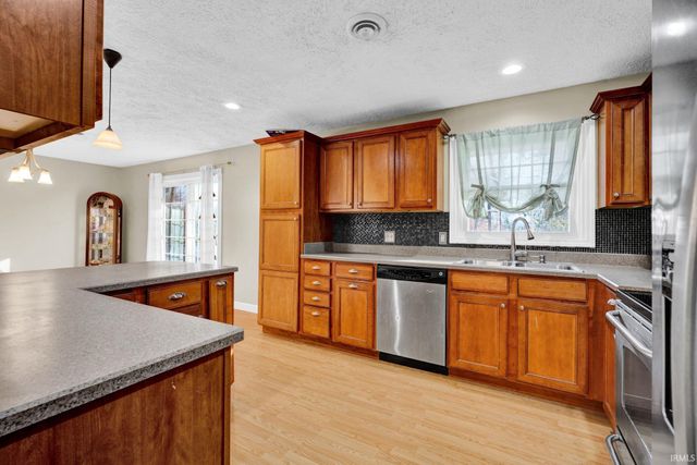 46 Woodlawn Drive, Mitchell, IN 47446