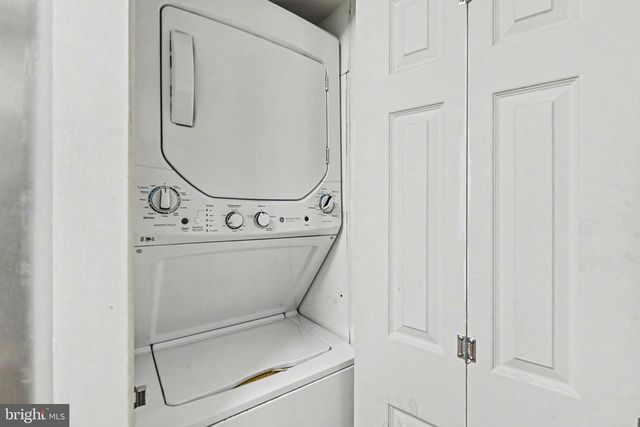 207 S DURHAM ST, Baltimore, MD 21231