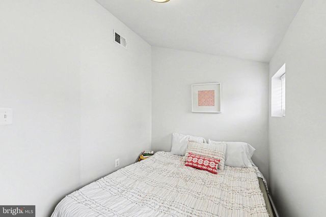 207 S DURHAM ST, Baltimore, MD 21231