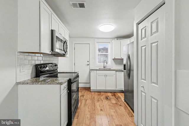 207 S DURHAM ST, Baltimore, MD 21231