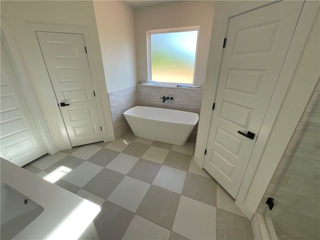 1455 Padova Avenue, Tontitown, AR 72762