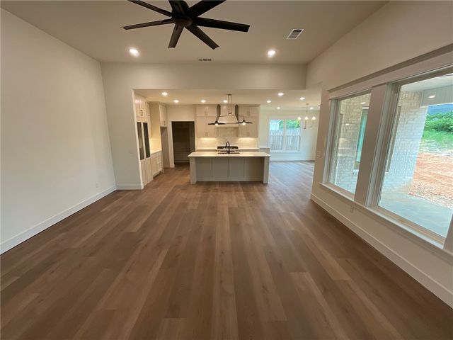 1455 Padova Avenue, Tontitown, AR 72762