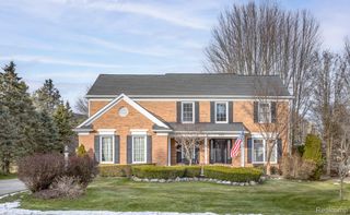 2456 Westwood Drive, Rochester Hills, MI 48306