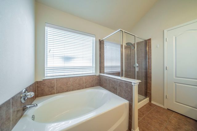 8249 Fall Crest Drive, Fort Worth, TX 76053