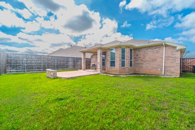8249 Fall Crest Drive, Fort Worth, TX 76053