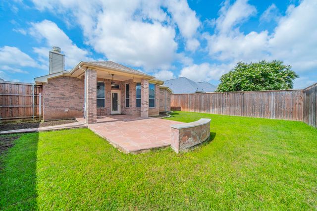 8249 Fall Crest Drive, Fort Worth, TX 76053