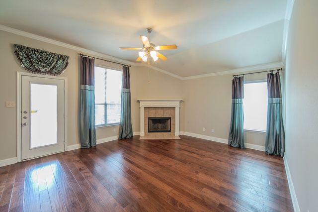 8249 Fall Crest Drive, Fort Worth, TX 76053