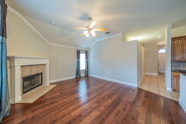 8249 Fall Crest Drive, Fort Worth, TX 76053