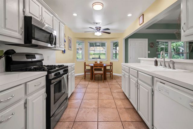 731 Deleon Street, Denison, TX 75020