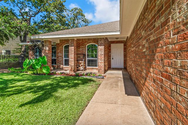 731 Deleon Street, Denison, TX 75020