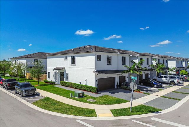 10902 SW 232nd Ter, Homestead, FL 33032