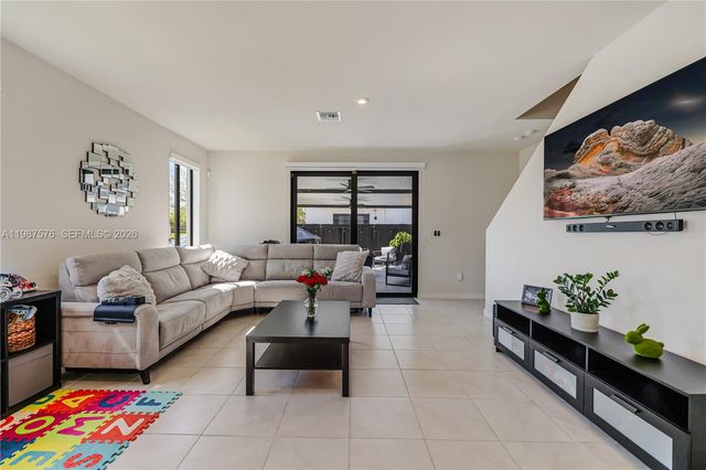 10902 SW 232nd Ter, Homestead, FL 33032