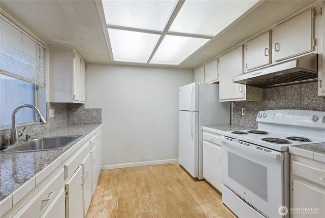 14506 NE 6th Place, Bellevue, WA 98007
