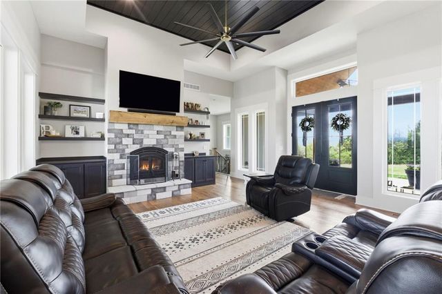11730 Hollingsworth Road, Kansas City, KS 66109