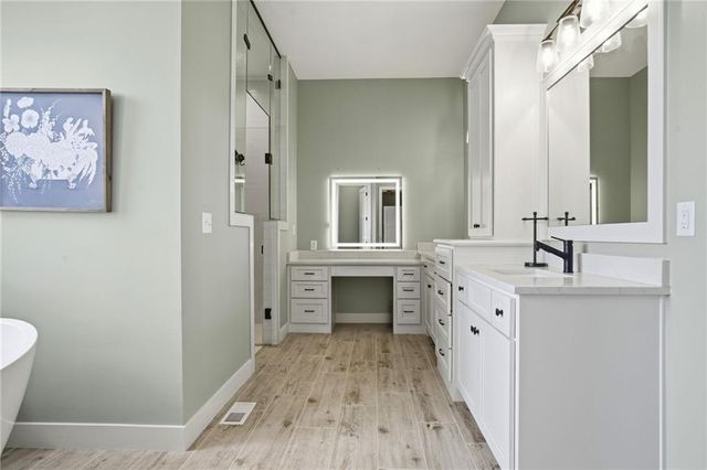 11730 Hollingsworth Road, Kansas City, KS 66109