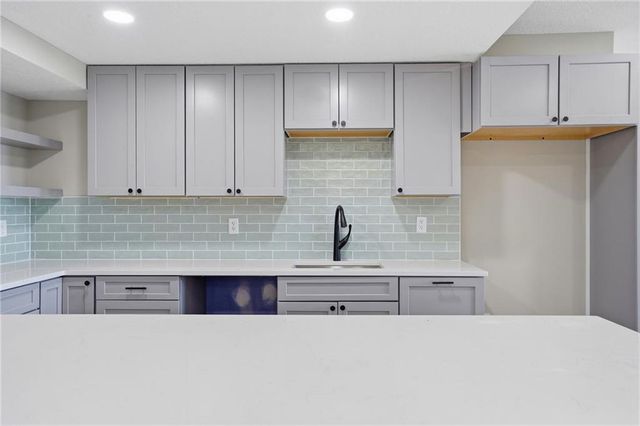 11730 Hollingsworth Road, Kansas City, KS 66109