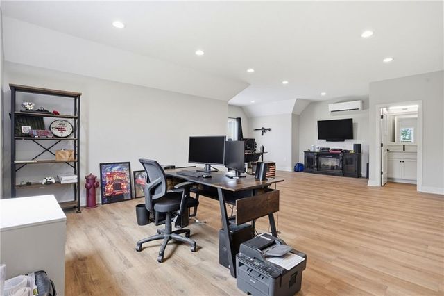 11730 Hollingsworth Road, Kansas City, KS 66109