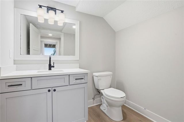 11730 Hollingsworth Road, Kansas City, KS 66109