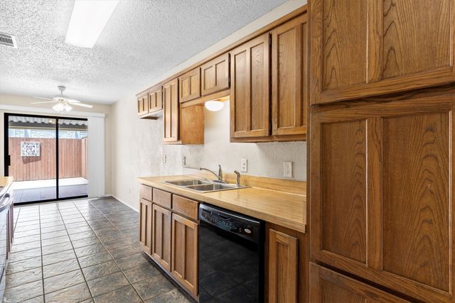 1109 Glenbrook Street, Benbrook, TX 76126