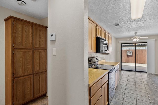 1109 Glenbrook Street, Benbrook, TX 76126