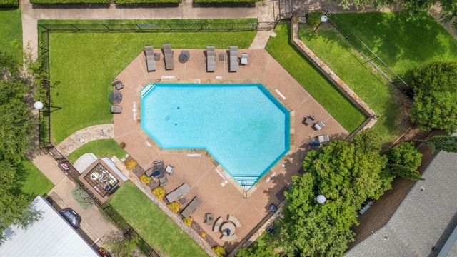 1109 Glenbrook Street, Benbrook, TX 76126