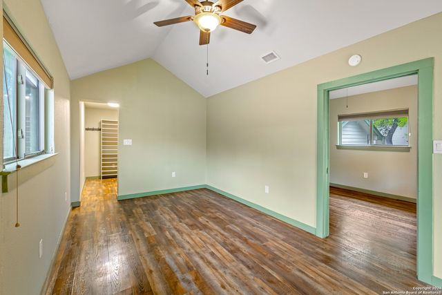 165 Lookout Drive, Lakehills, TX 78063