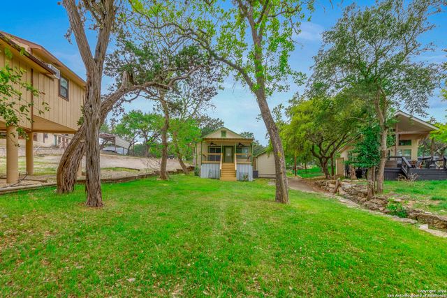 165 Lookout Drive, Lakehills, TX 78063