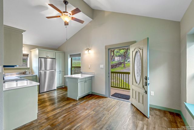 165 Lookout Drive, Lakehills, TX 78063