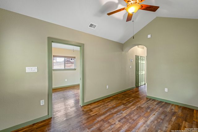 165 Lookout Drive, Lakehills, TX 78063